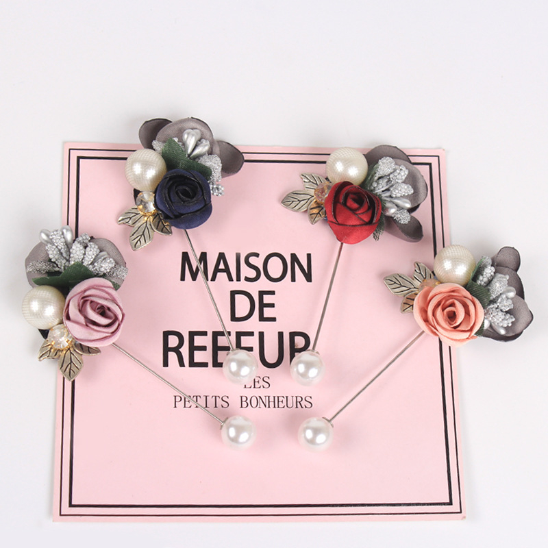 Koreai stílusú textil virág broska műgyöngy díszítéssel, sálhoz vagy kabáthoz; női dekoratív kiegészítő, elektroplattált felülettel.