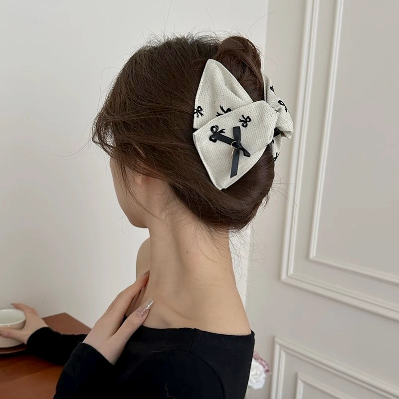 Gripper hajcsat francia masni stílusban | Szövet anyag | Kéziműves | Nőknek | 2025 tavasz