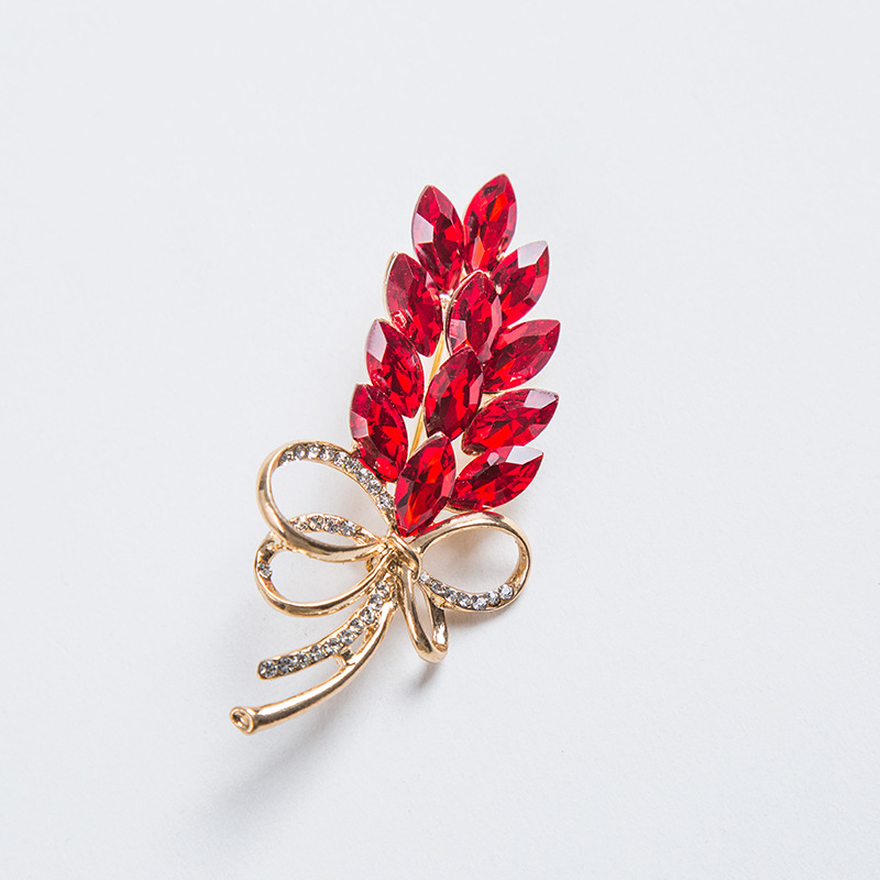 Pillangó alakú kristályos broš – ötvözet, gyémánt felület, nőknek, selyemsál csat, gallértű