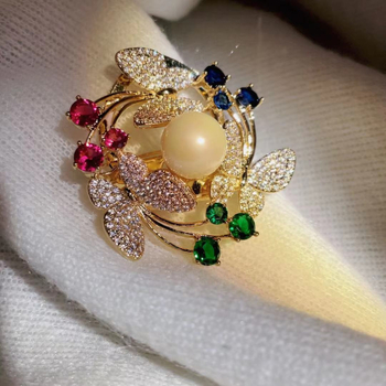 Мултифункционална брошка за шал с катарама, от сплав, форма пеперуда-цвете, акценти от мидиеви мъниста, електроплакирана, за жени