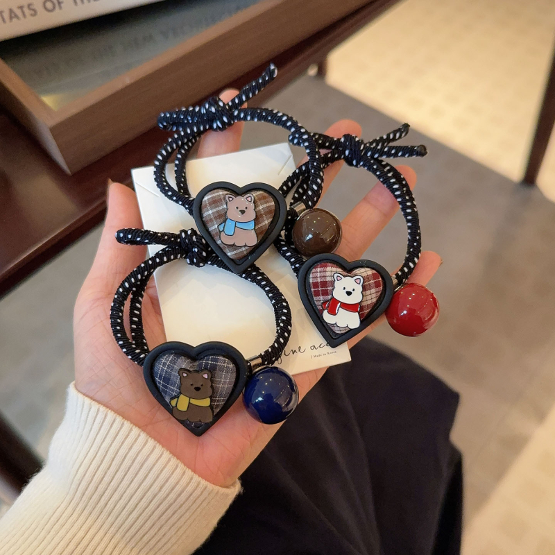 Tüdrukutele mõeldud juukseband karu ruudulise motiiviga, sobib pundile või kuklale, elastne ja lihtne; Materjal: Segus; Töötlemise tehnoloogia: teemant; Bränd: Nothing; Sezona: 2025 sügis