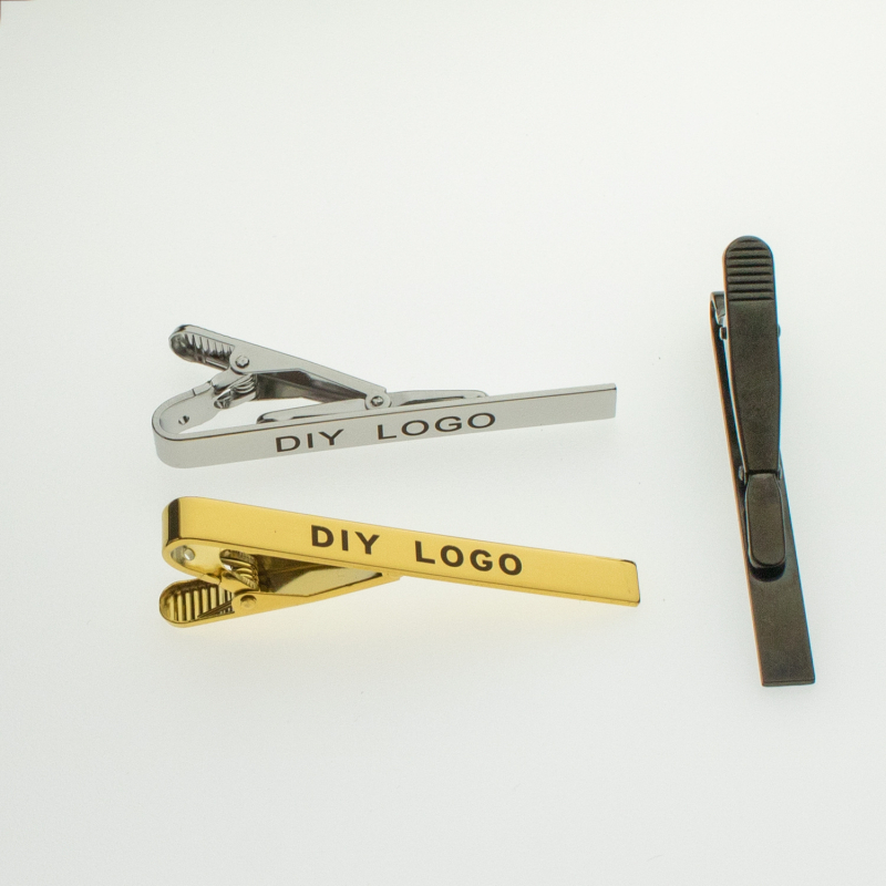 Clip de cravată personalizat, oțel titan cu placare 18K aur, cap plat, model geometric