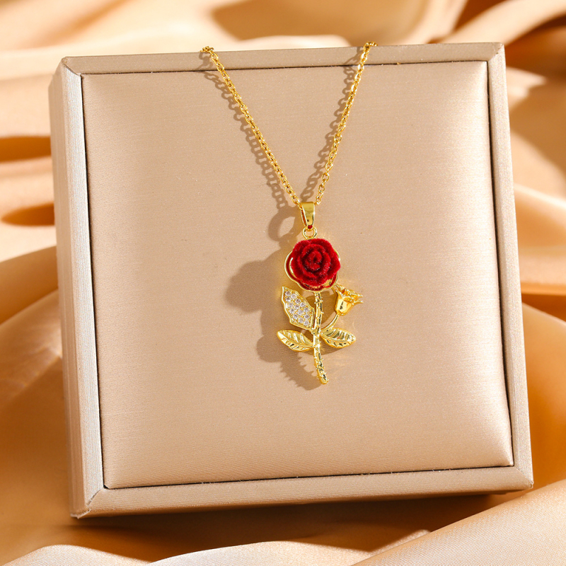 Titánacél rózsa – teljes gyémántos nyaklánc, elegáns virágmedál, vékony lánccal