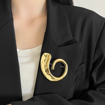 Брошка за жени – сърцевидно-геометрична форма, електроплакирана, декоративна, смесени материали, пролет 2025