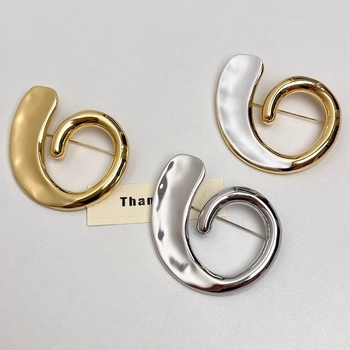 Брошка за жени – сърцевидно-геометрична форма, електроплакирана, декоративна, смесени материали, пролет 2025