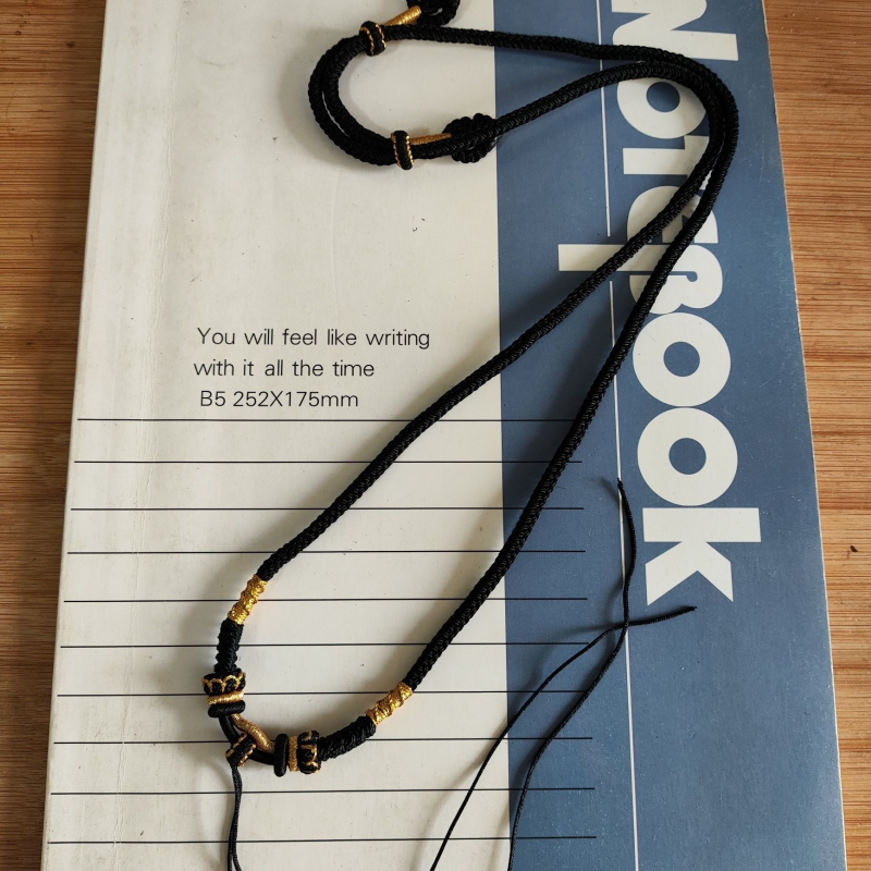 Nyaklánc elasztikus zsinórral záródó | férfiaknak | hivatalos magánmárka | egyrétegű