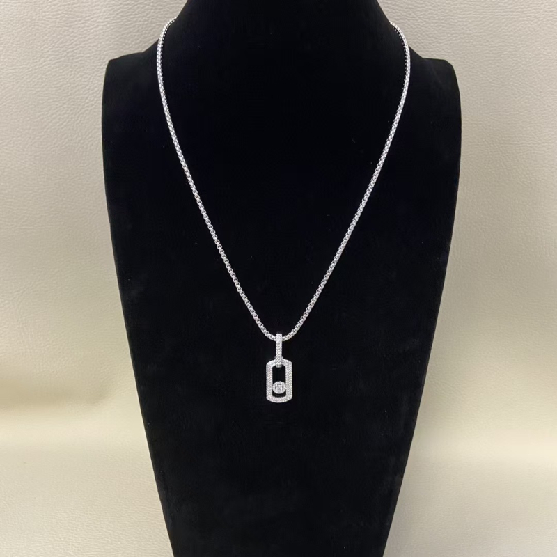 Ováls geometriai alakú nyaklánc, gyémánt pavé bevonattal, réz medál és lánc, kulcscsont-szabású lánc, hossza 71–80 cm