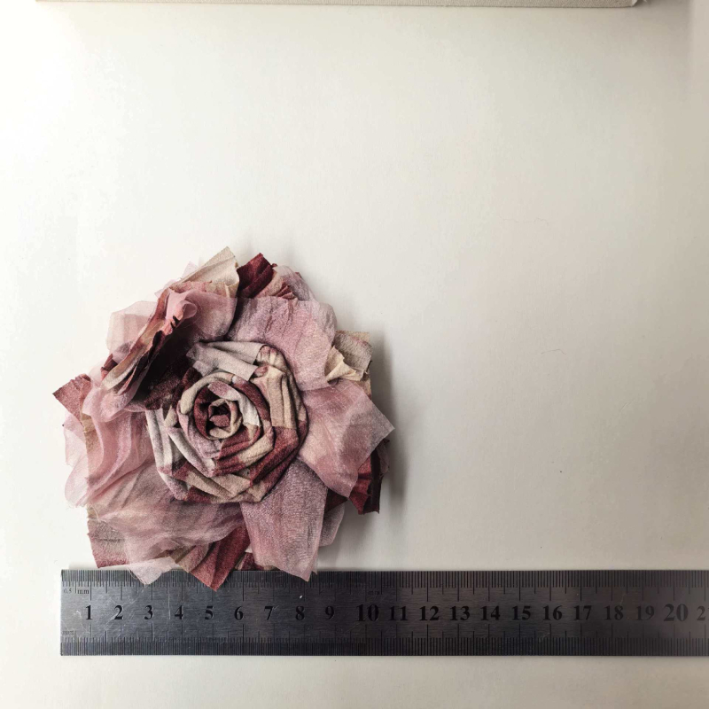 DIY ékszer kiegészítő – textil rózsa corsage, kézzel készített, Rococo stílus, művészi Vintage, márka Embroidery rhyme, 2025 tavasz