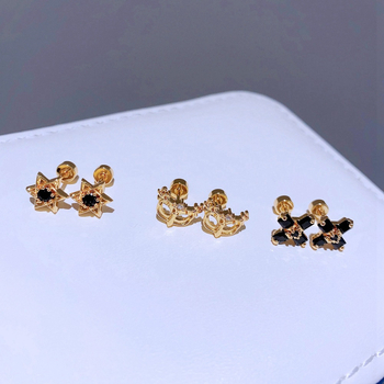 Naušnice – zvjezdastog oblika, s dijamantima, od titan čelika