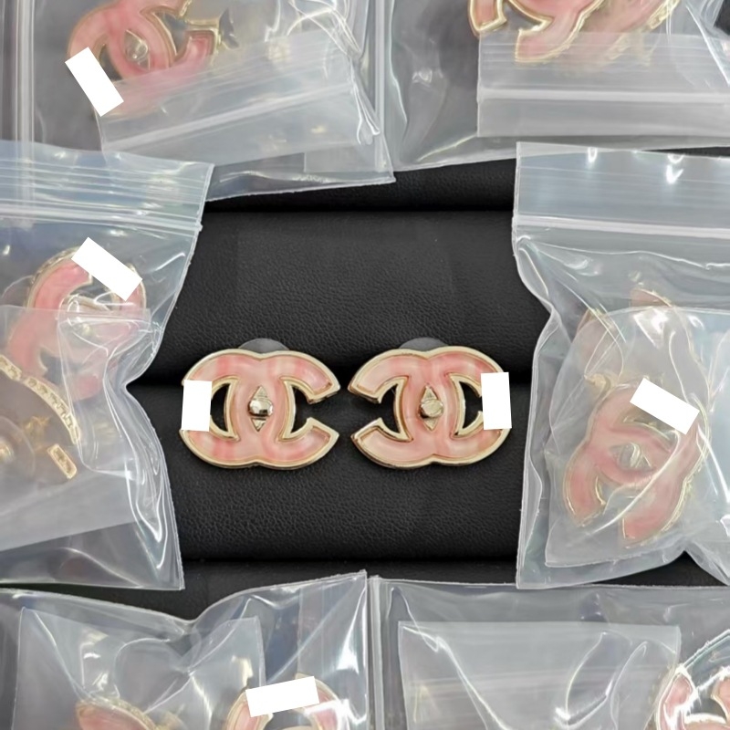 Réz fülbevalók elektroplatált bevonattal, geometriai forma betűkkel/számokkal, nőknek