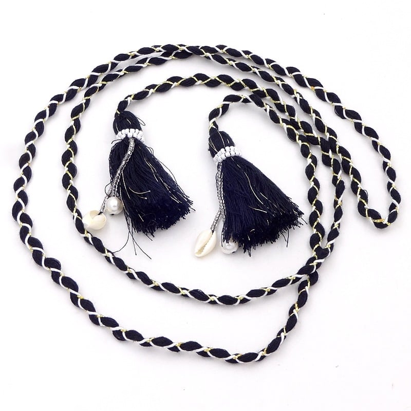 Kézzel készített velúr deréköv füzérrel és bojtokkal, keskeny szélesség alatt 2 cm, csomózós zárás, friss és édes stílus