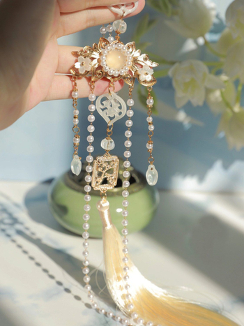 Ősi stílusú hagyományos ruhához tartozó kiegészítő függő medállal és deréklánccal – kézzel készített, zománcozott ötvözet, udvari stílus, 2021 nyár