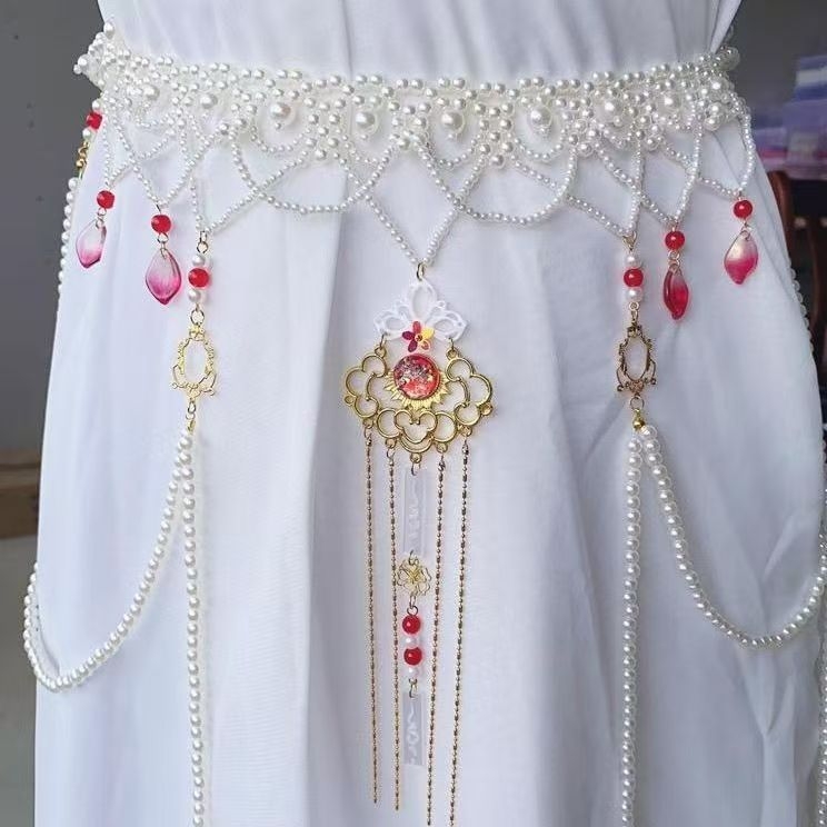 Hanfu-stílusú deréklánc imitációs gyöngyökkel és bojtokkal, kézzel kötött, geometriai dizájn