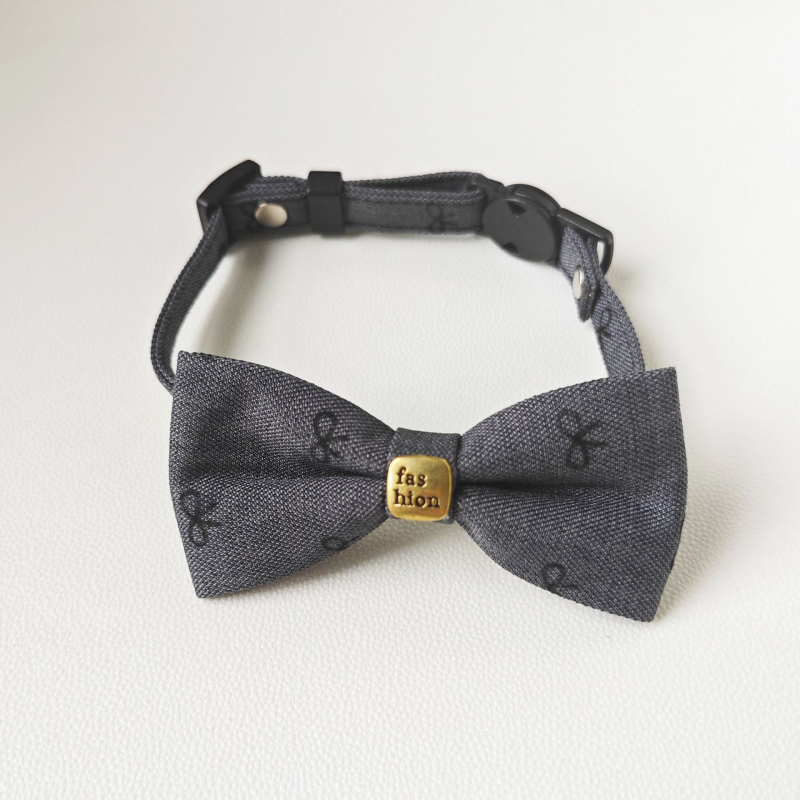 Каишка за котки и кучета с папийонка — карикатурен модел, полиестер, универсална за всички породи, всесезонна, британски стил