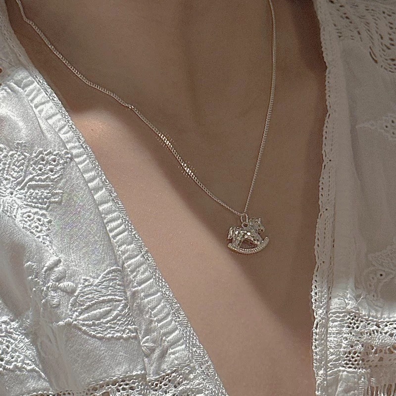 Ogrlica s privjeskom u obliku konja, bakrena, lanac tipa Flash bead chain, lagani luksuzni stil