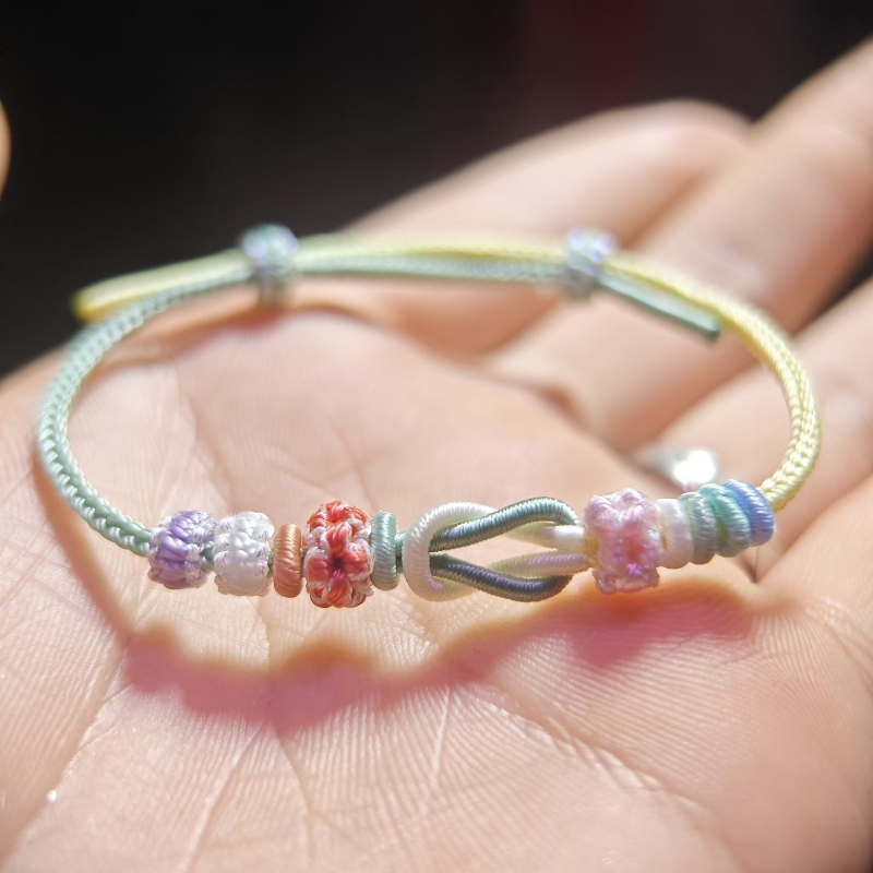 Narukvica s perlicama, ručno pleteni dimple čvor, najlon konac, unisex, jesen 2024 izdanje