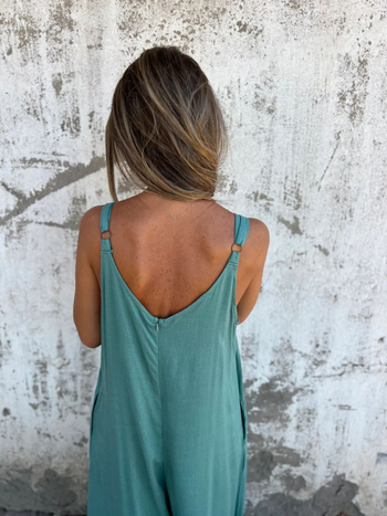 Sieviešu kokvilnas un lina kombinezonu, bez piedurknēm, brīva josta un platām biksēm, patchwork detaļa, vasara 2025