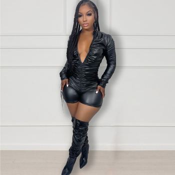 Kõrge elastus PU nahast kombinezon, pikad varrukad, elastne vöökoht, kolmandikpikkusega püksid