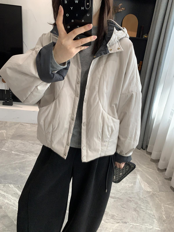 Pamukom punjena jakna s kapuljačom, batwing rukavi, širok kroj, jednostruko kopčanje