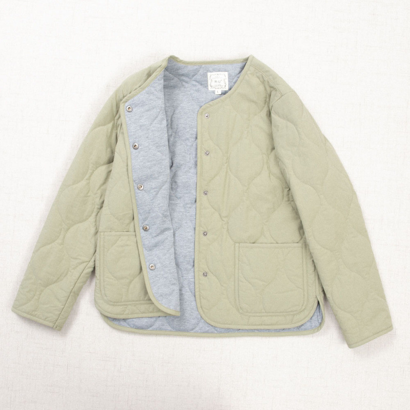 Pamukom punjena jakna s okruglim ovratnikom, dugi rukavi, ultra-tanka, jednodjelno kopčanje, zimska 2025, gradski stil