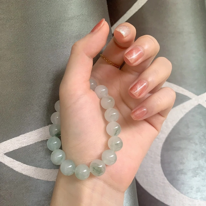 Női jade karkötő — Anyag: Jade; Feldolgozás: Polírozás; Márka: Ming sanxi; Stílus: Etno, Művészi vintage; Kategória: kézhez tartozó kiegészítők