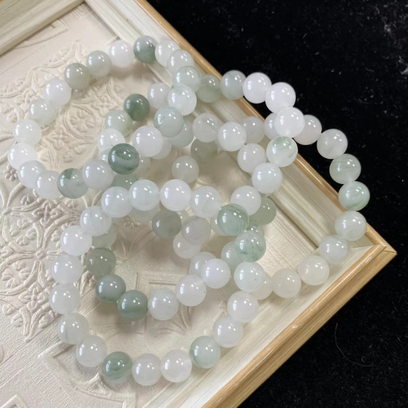 Női jade karkötő — Anyag: Jade; Feldolgozás: Polírozás; Márka: Ming sanxi; Stílus: Etno, Művészi vintage; Kategória: kézhez tartozó kiegészítők