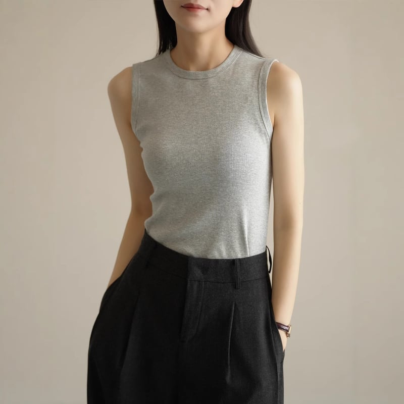 Slim-fit pamučna potkošulja s okruglim izrezom, široke I-oblike naramenice, mikroelastičnost, 90–95% pamuk + <30% spandex, standardna duljina 50–65 cm, ljeto 2025, za odrasle žene