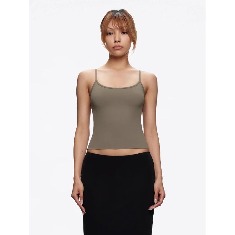Damski top bez rukava s tankim naramenicama, uski kroj, vrlo kratka duljina (≤40 cm), materijal Nylon/Spandex (70–80% Nylon, <30% Spandex)