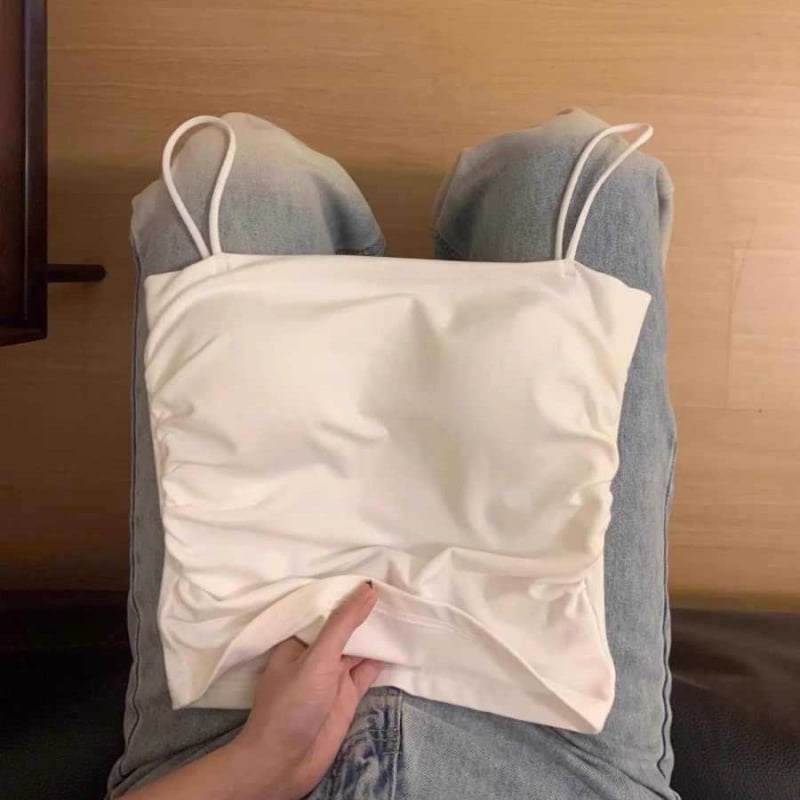 Камизола в корейски стил с презрамка и едно рамо, с подложка за бюст, 90–95% памук, средна плътност на тъканта 181–200 g/m²