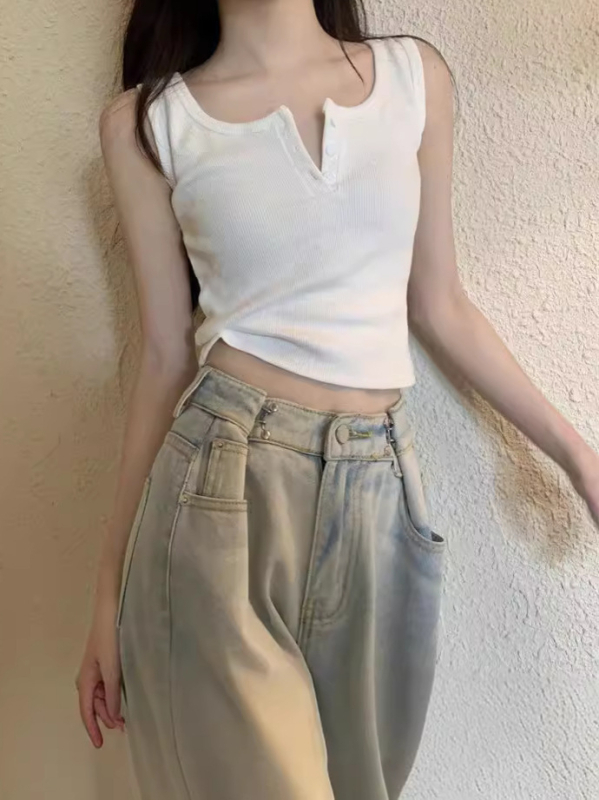 Памучна халтер-гръб танкова горнище с фиксирани чашки, V-образно деколте, целогодишна употреба, 90–95% памук, 181–200 g/m²