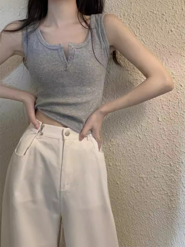 Памучна халтер-гръб танкова горнище с фиксирани чашки, V-образно деколте, целогодишна употреба, 90–95% памук, 181–200 g/m²