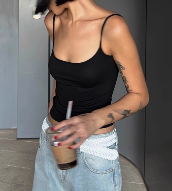 Camisole top od nylona i spandeksa, uski kroj, kratka duljina, osnovni stil, elastični materijal