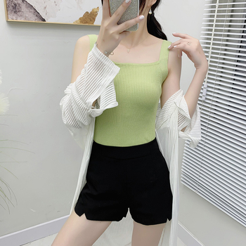 Γυναικείο πλεκτό τοπ με τιράντες, στενή γραμμή, 50–65 cm, μονόχρωμο σχέδιο, βισκόζη 70–80%, Άνοιξη 2023.