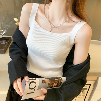 Γυναικείο πλεκτό τοπ με τιράντες, στενή γραμμή, 50–65 cm, μονόχρωμο σχέδιο, βισκόζη 70–80%, Άνοιξη 2023.