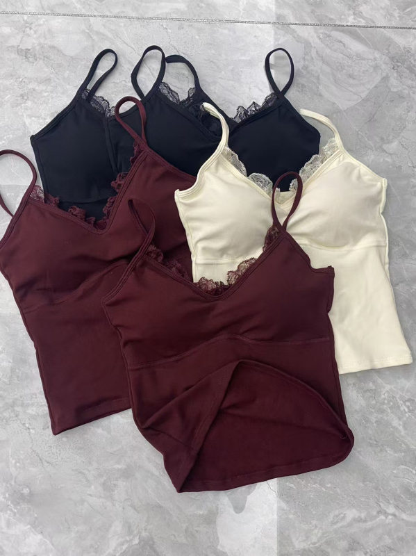 Nėrinių camisole su įdėtu V kaklu ir nugaros detaliu, nailonas vidutinio svorio 161–180 g/m², visoms metų laikams