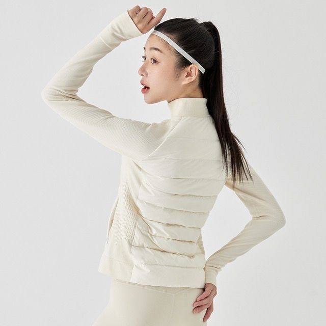 Ženska jakna od gusjeg downa, punila gusjim downom 81–85% down, Chenille tkanina sa spandeksom, kratka dužina ≤40 cm