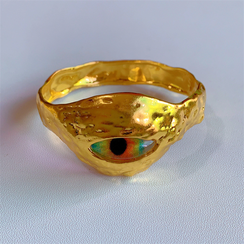 Narukvica s motivom Đavoljeg oka – legura; elektroplatiranje; porijeklo Yiwu; jesen 2025; 55 g (Legura; Elektroplatiranje; Yiwu porijeklo; Jesen 2025; 55 g)