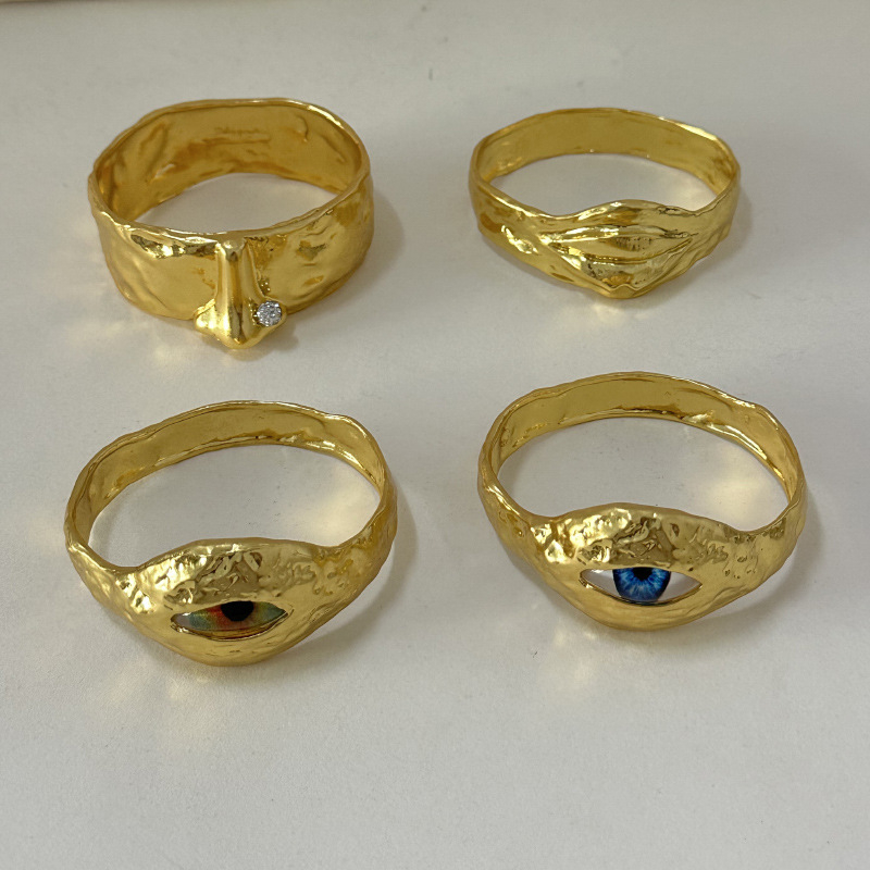 Narukvica od legure, elektroplatiranje, moderan gradski stil, ručni dodaci (Materijal: legura; Obrada: elektroplatiranje; Stil: moderan gradski; Kategorija: ručni dodaci)