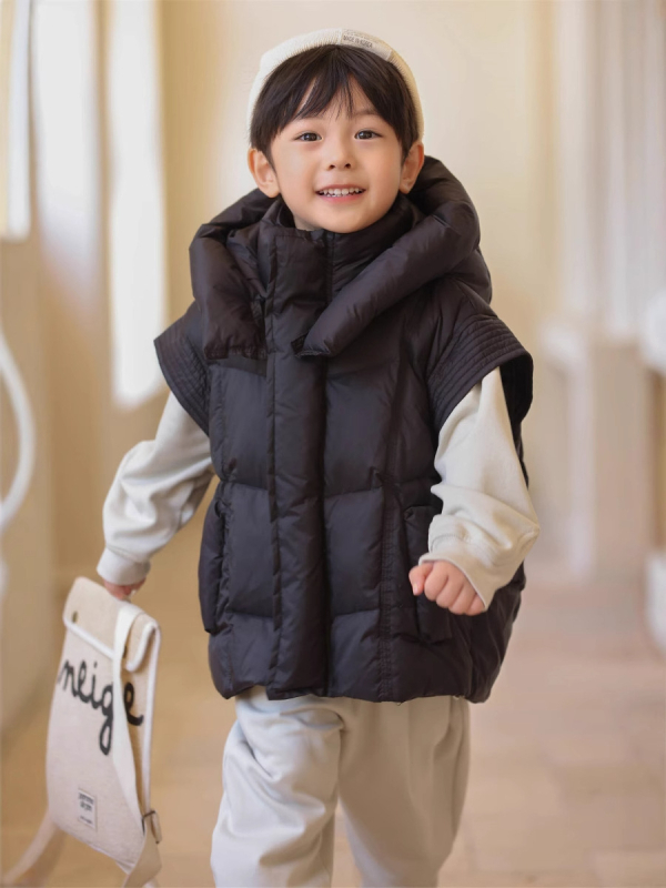 Bērnu kapučas veste ar korejiešu stilu, pildījums no balta pīļu pūka, ārējais materiāls 100% poliesters, rāvējslēdzējs