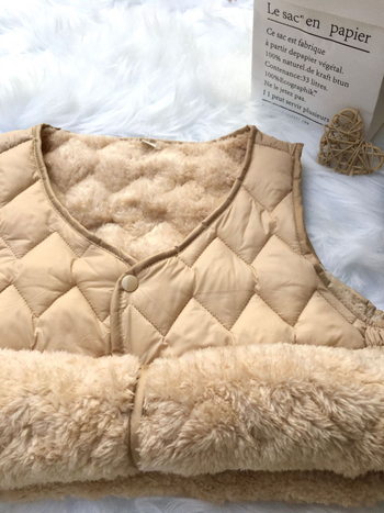 Ženski prsluk od down-pamuka s Arctic velvet podstavom, V-dekolte, jednoredno kopčanje, najlon vanjski dio, jesen-zima 2025