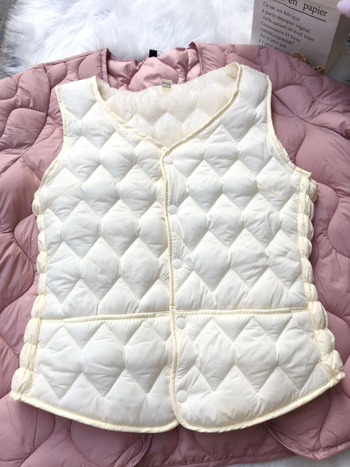 Ženski prsluk od down-pamuka s Arctic velvet podstavom, V-dekolte, jednoredno kopčanje, najlon vanjski dio, jesen-zima 2025