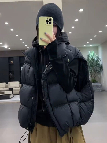 Ženski prsluk od perja i pamuka, stojeći ovratnik, ležerni kroj, kratka silueta, zima 2025