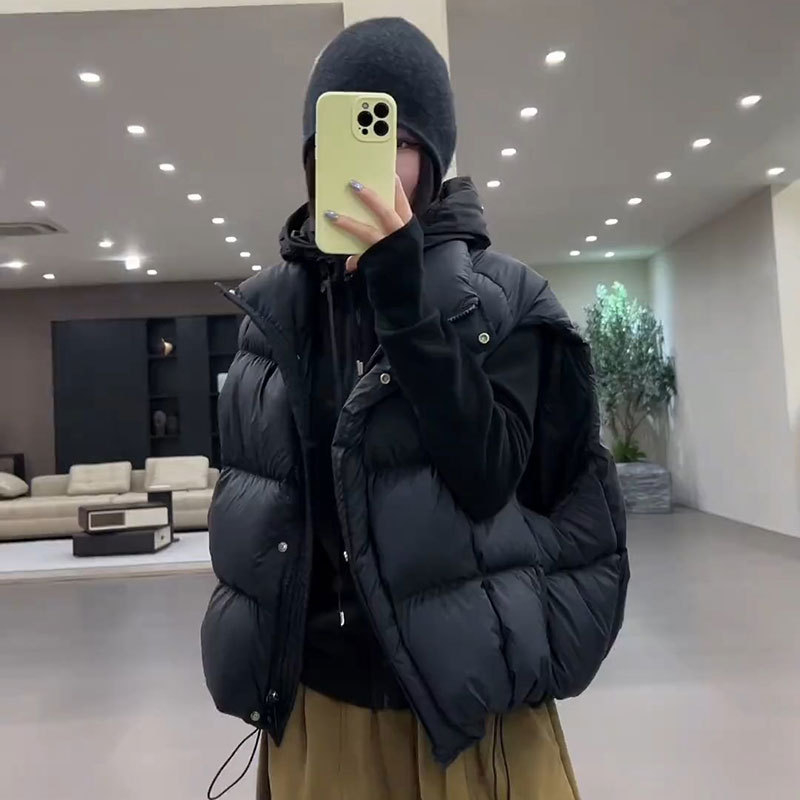 Ženski prsluk od perja i pamuka, stojeći ovratnik, ležerni kroj, kratka silueta, zima 2025