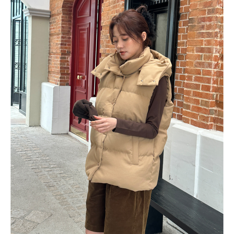 Minimalistična vesta s perjem u korejskom stilu, srednja debljina, pamukasta tkanina, 86–90% bijelog gusjeg pera, prednji zip, stojeći ovratnik, jesen 2025, ženski casual