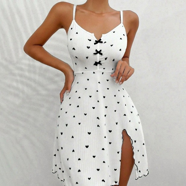 Rochie de noapte cu imprimeu inimă, deschidere frontală cu bretele, decolteu în V, fără mâneci | Poliester, țesătură subțire, 161-180 g/m², toate sezoanele