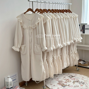 Koreai stílusú vastag, kétoldalas teddy velúr éjszakai ruházat, csipkés zsebbel, kerek nyak, hosszú ujjú, meleg és kényelmes