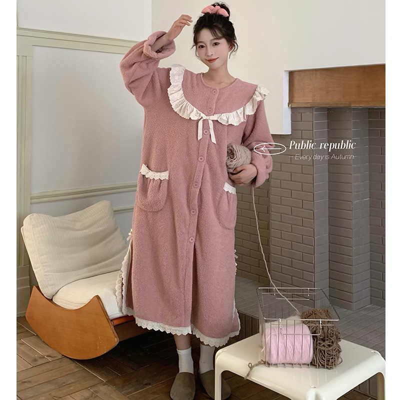 Koreai stílusú vastag, kétoldalas teddy velúr éjszakai ruházat, csipkés zsebbel, kerek nyak, hosszú ujjú, meleg és kényelmes