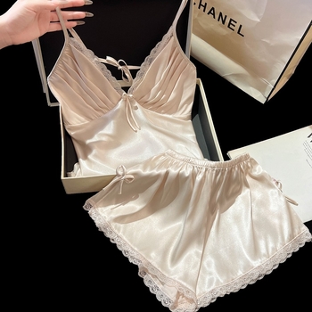 Set de pijama pentru femei din Ice Silk: top fără mâneci cu decolteu în V și șorturi, 95–100% poliester, subțire și respirabil.