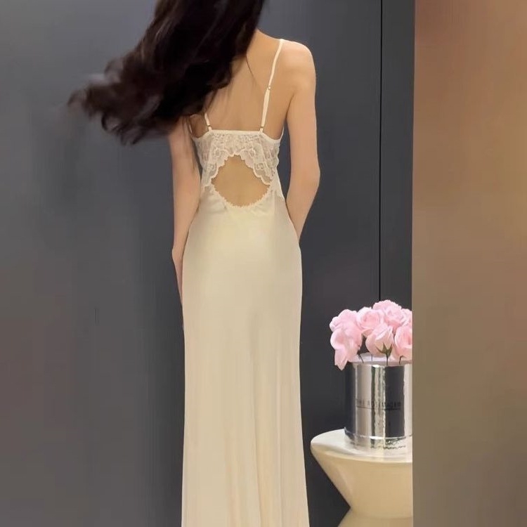 Μακριά νυχτικιά ύπνου με ανοιχτή πλάτη, φρερνς στυλ; δαντελωτές τιράντες και επένδυση στήθους; ύφασμα Ice Silk-βάμβακι 80–90%