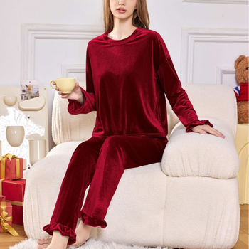 Set de pijamale din catifea pentru femei – două piese, mânecă lungă, guler rotund, top cu volane și pantaloni, poliester, grosime medie (201–250 g/m²)